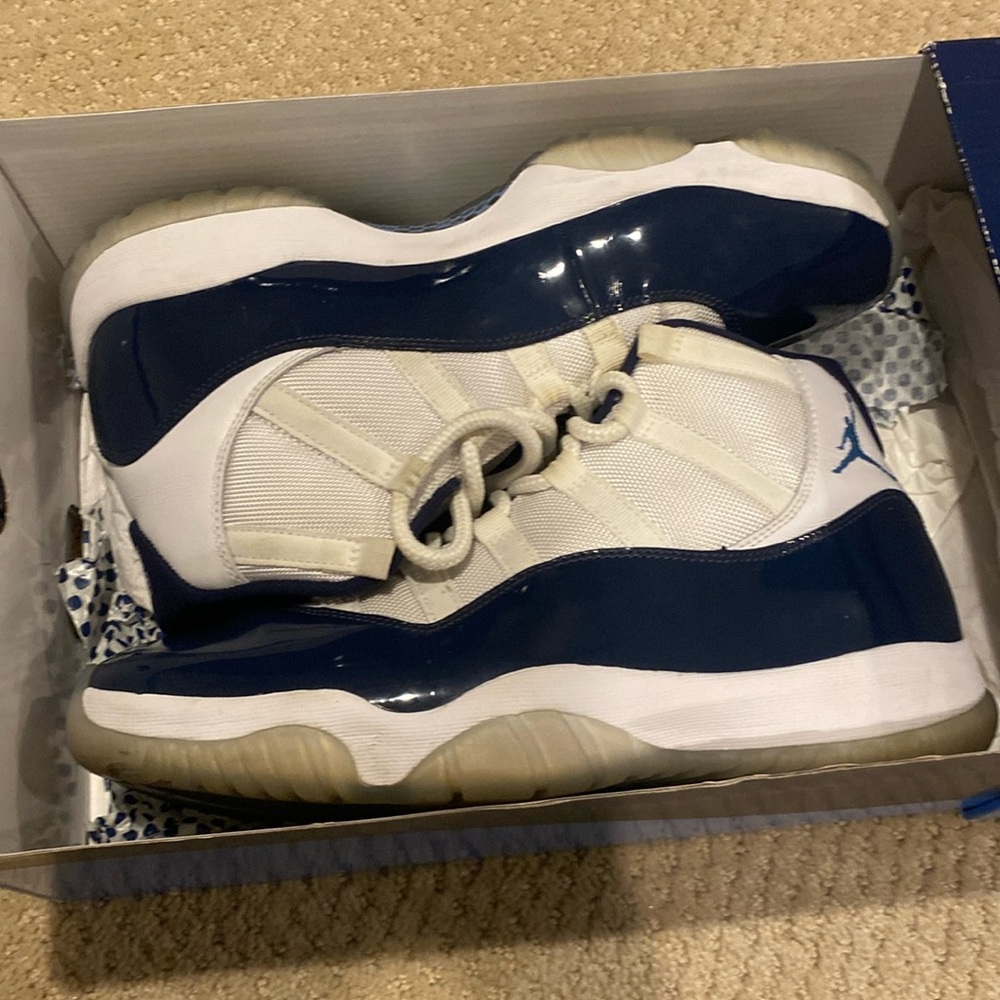 Jordan 11 win like 82 size 10 M